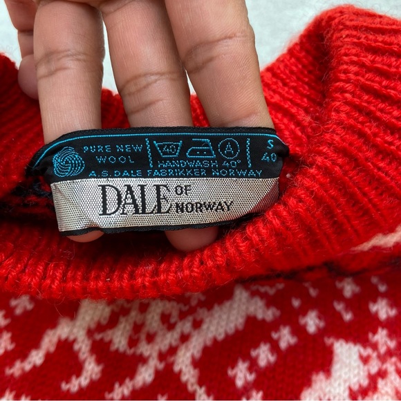 Dale of Norway Christmas Reindeer Black white red Sweater size small 40 - Picture 4 of 13
